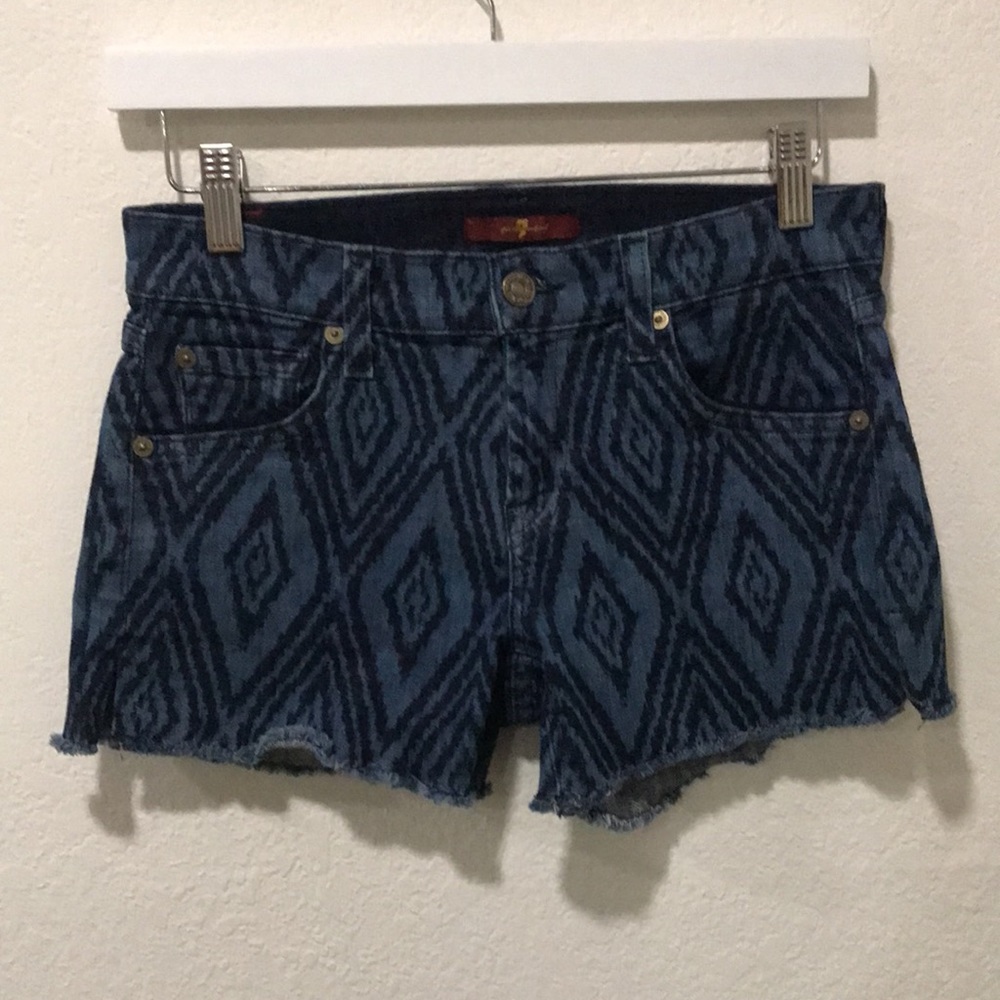 Low rise denim shorts